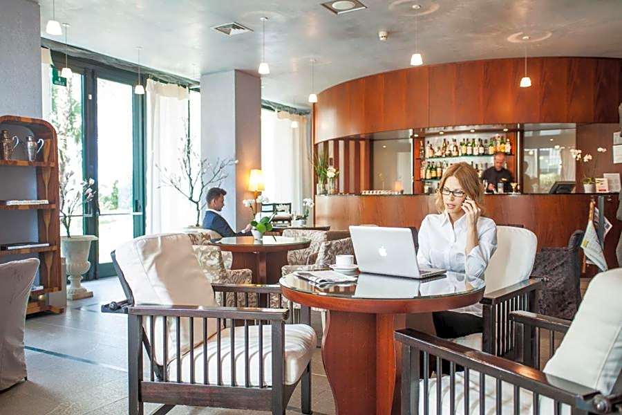 Cosmo Hotel Torri