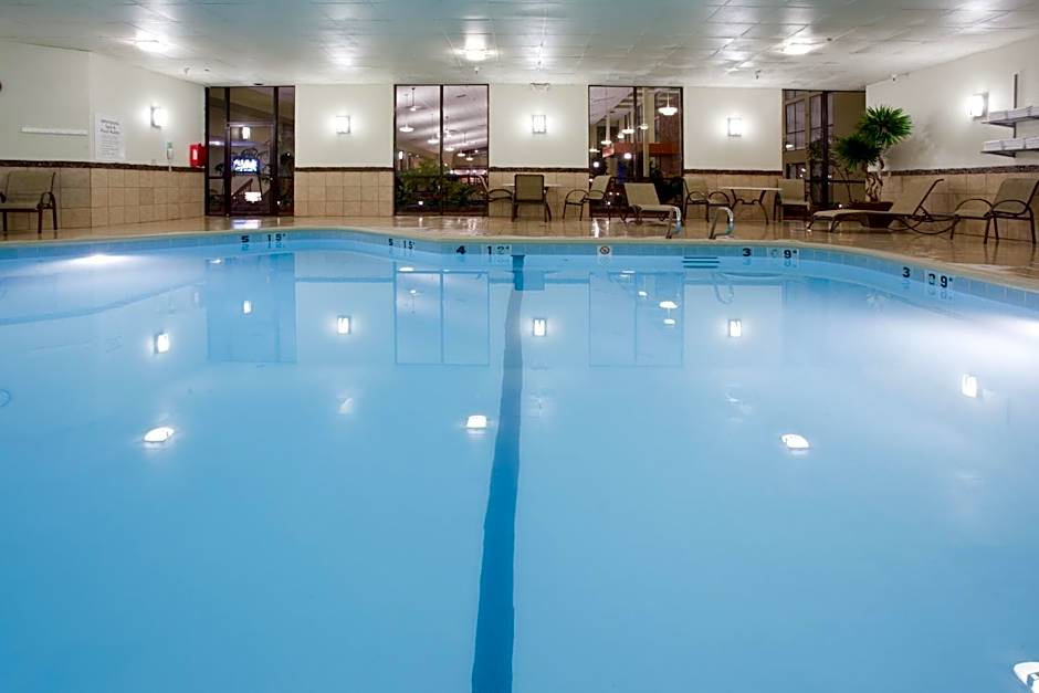 Ramada Plaza by Wyndham Sheridan Hotel & Convention Center