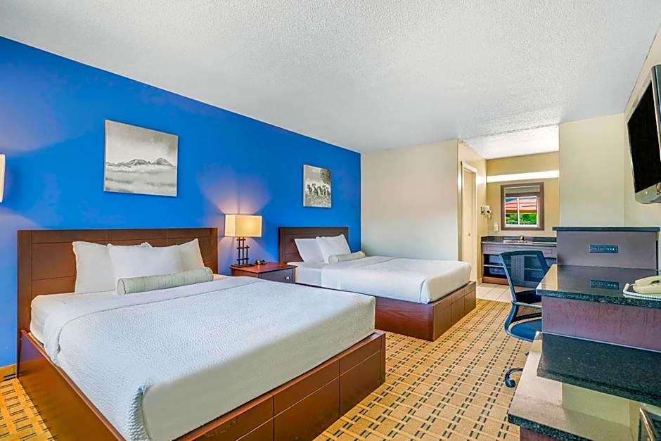 Days Inn by Wyndham Golden