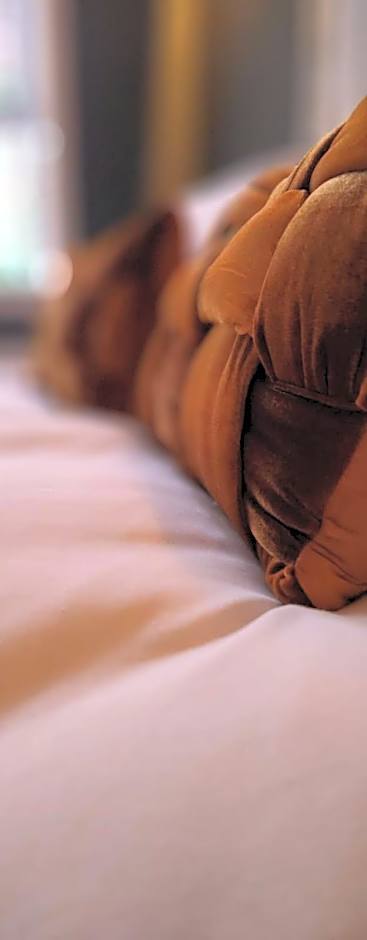 The Waterside Bar, Rooms & Restaurant