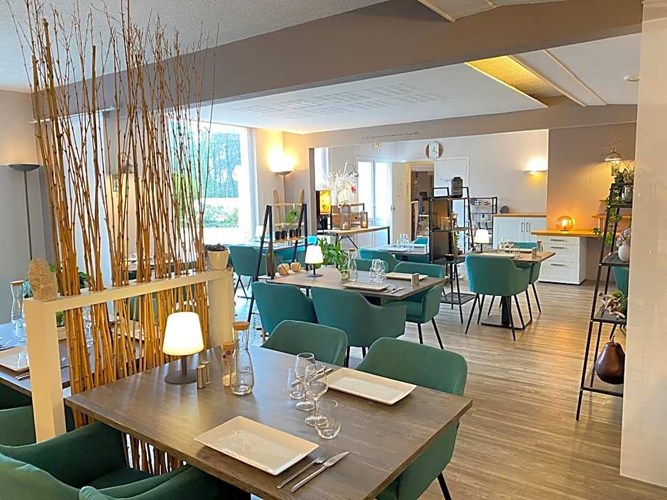 Logis Latitude Ouest Hôtel Restaurant & Spa