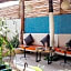 Teetotum hotel