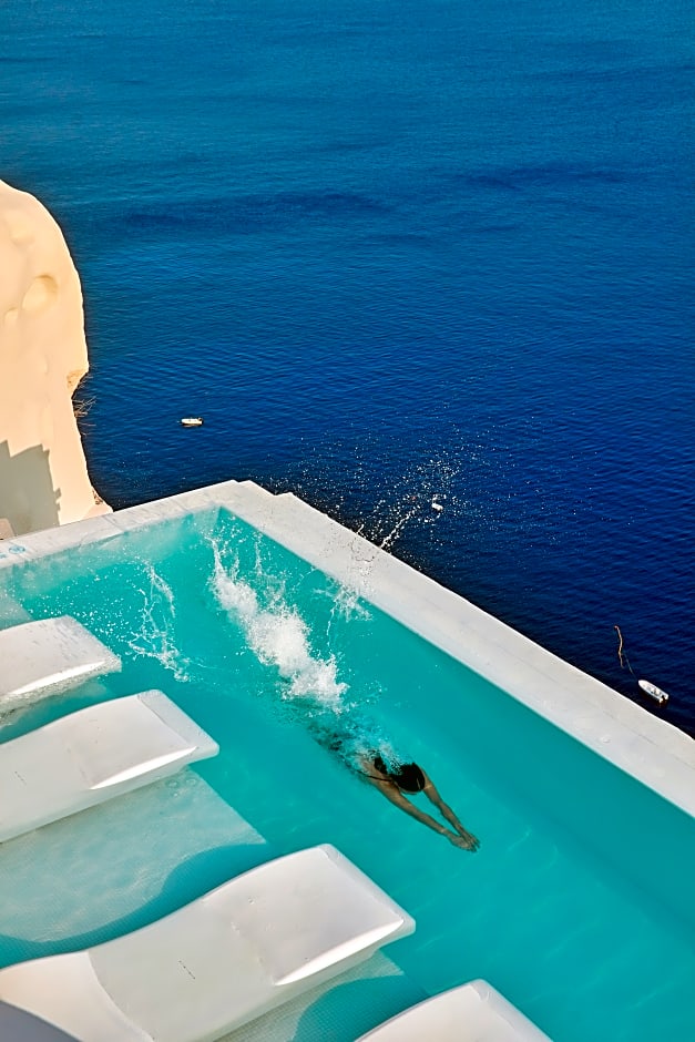Canaves Oia Suites
