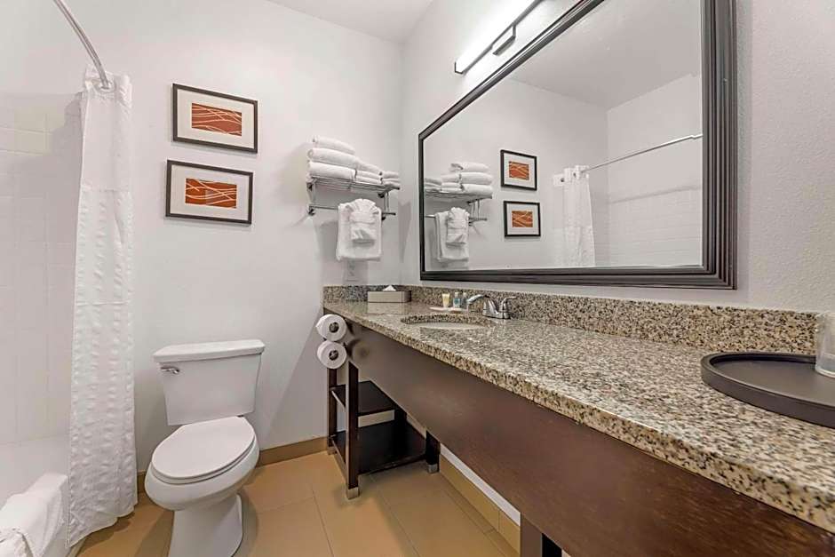 Comfort Suites Near Vancouver Mall