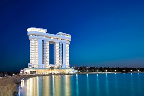 Golden Tulip Skybay Gyeongpo Hotel