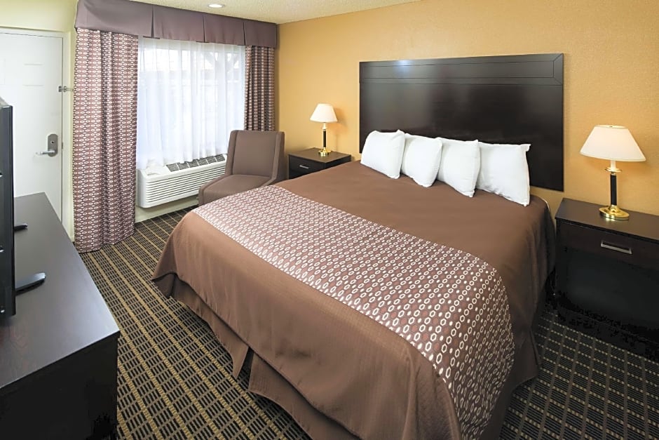 Red Lion Inn & Suites Redding