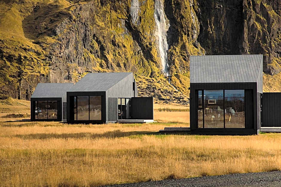 Seljalandsfoss Horizons