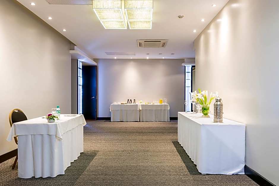 Loi Suites Recoleta Hotel