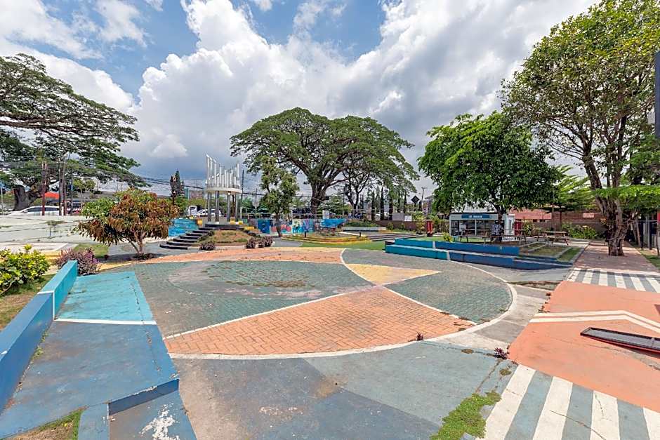 RedDoorz Container @ Teras Cimanuk Garut