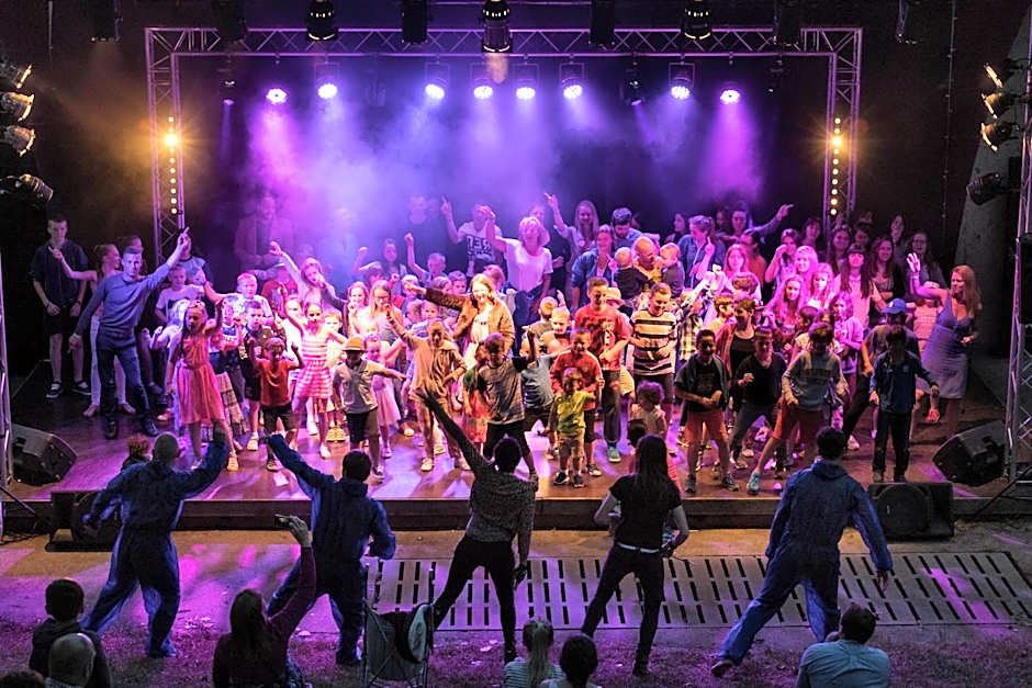 Insolites, Les Ormes, Epiniac