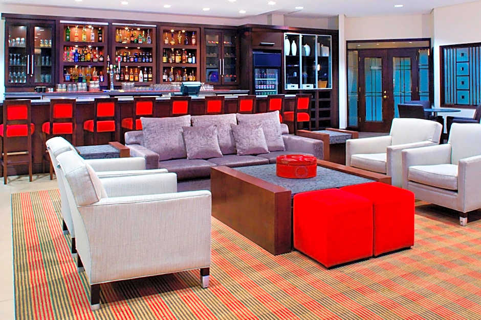 Four Points By Sheraton Winnipeg South