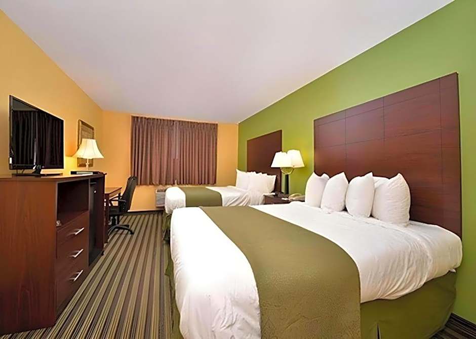 Quality Inn & Suites Grinnell near University