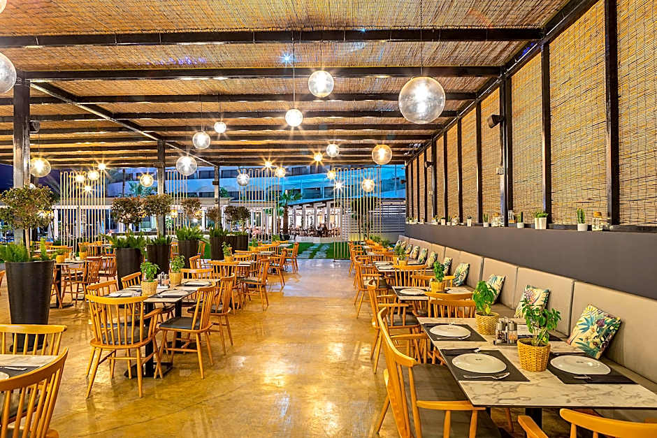 Crystal Springs - Beach Hotel