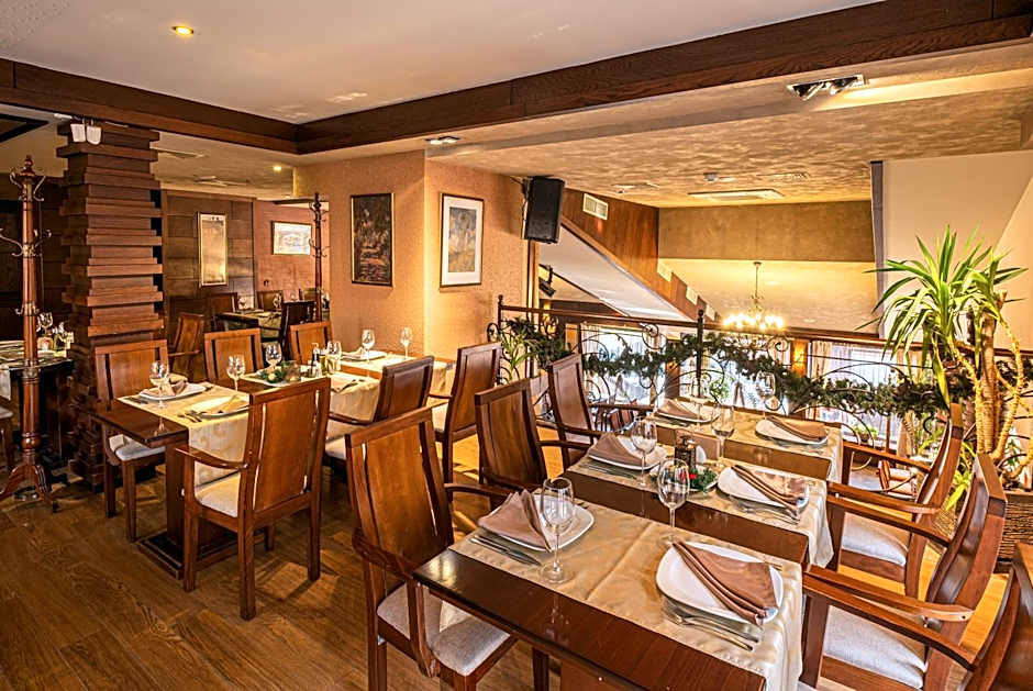 Хотел Том и Нези Класик