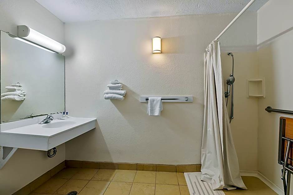 Americas Best Value Inn - Lincoln Airport