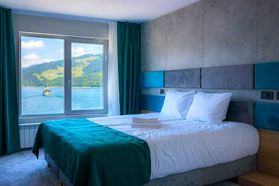 Hotel Plutitor Lebăda