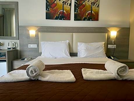 Double Room with Spa Bath