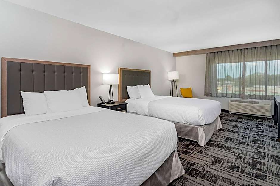 LaQuinta Suites by Wyndham South Bend Notre Dame Area