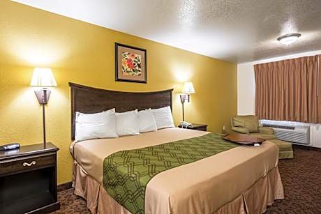 King Room - Accessible/Non-Smoking