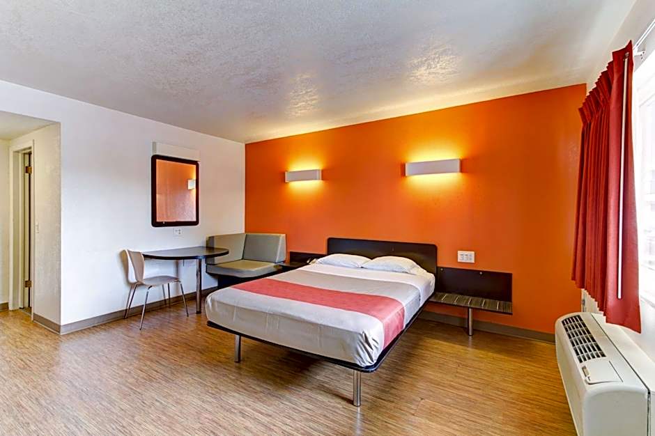 Motel 6 Richfield OH