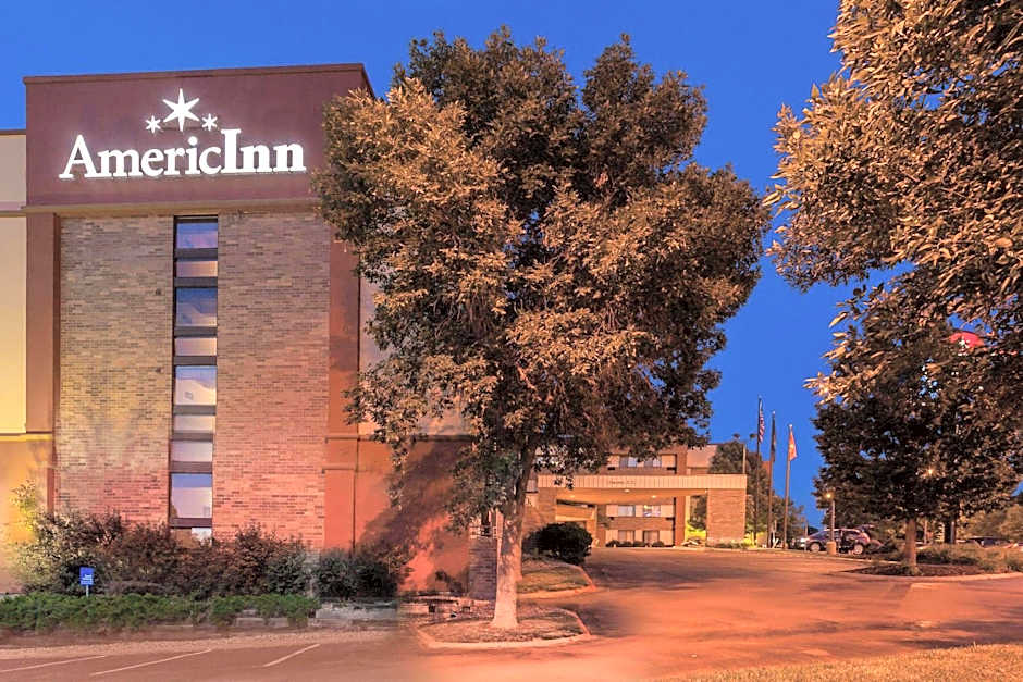 AmericInn by Wyndham Omaha