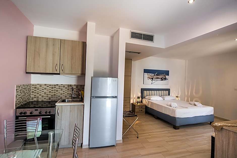 Ilianthos Apartments & Rooms