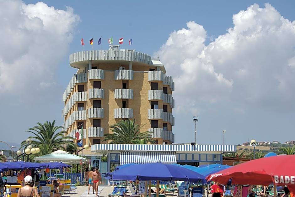 Hotel Maxim's