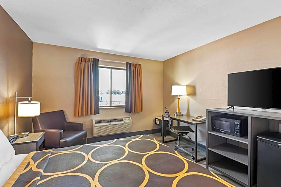 Super 8 by Wyndham Terre Haute