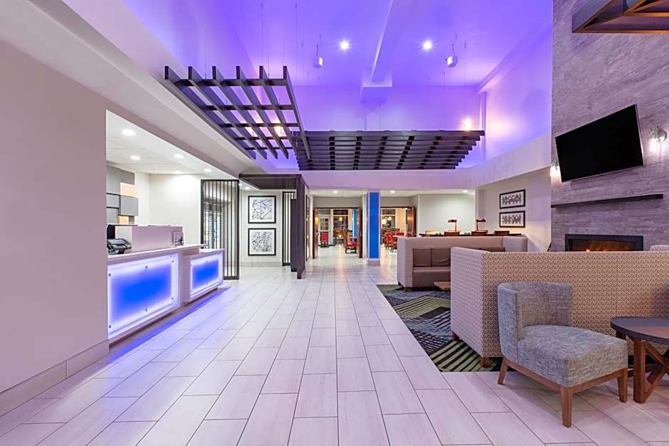 Holiday Inn Express Hotel & Suites Seaside Convention Center By IHG