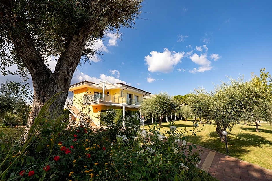 Hotel Baia Di Trainiti