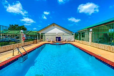 OYO Hotel Yoakum West