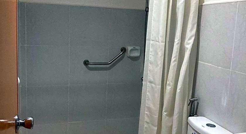 Demiren Hotel and Restaurant