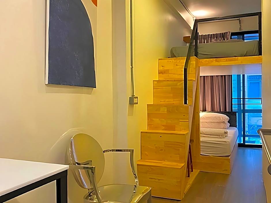 Monomer Hostel