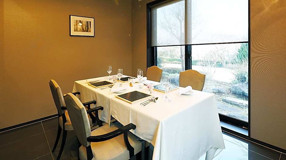 the salon izukogen Hotels & Resort