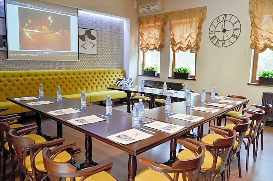 Hotel Capitolina City Chic
