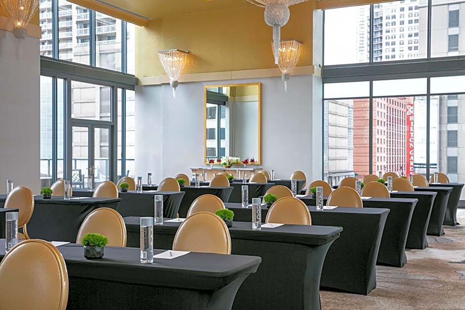 The Royal Sonesta Chicago River North