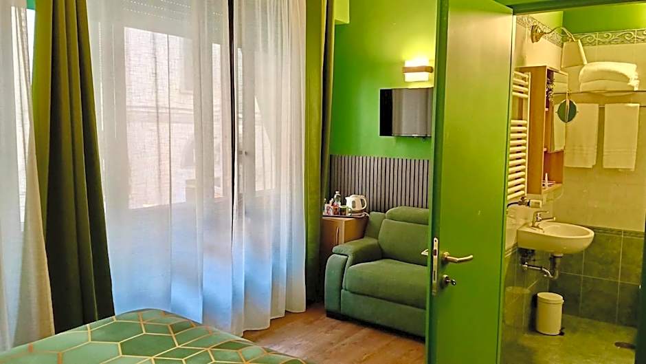 BOBOTEL ROOMS City Center