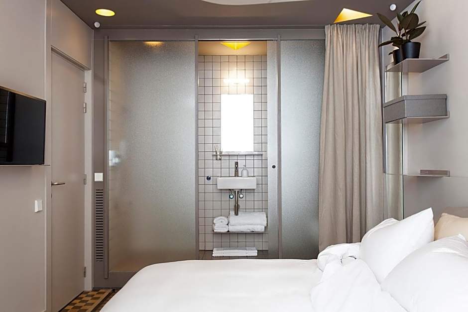 DestinationBCN - Universitat Rooms