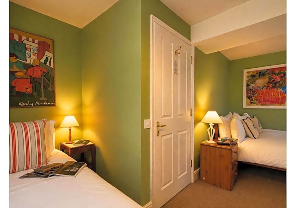 The Royal Harbour Hotel