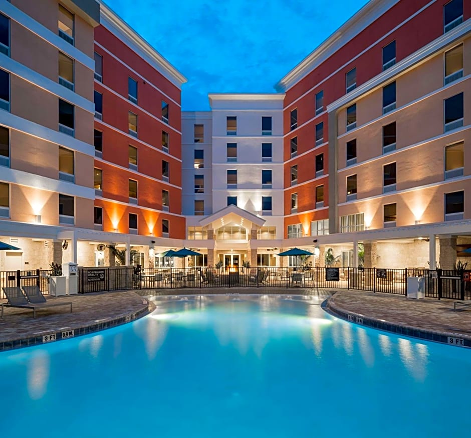 Hampton Inn & Suites Cape Canaveral Cruise Port