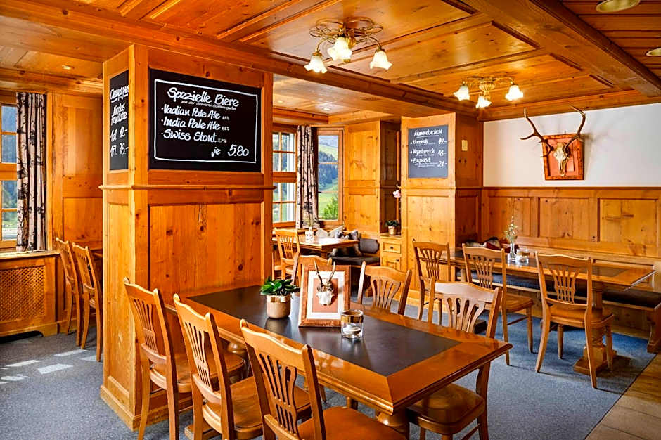 Hirschen Guesthouse - Village Hotel