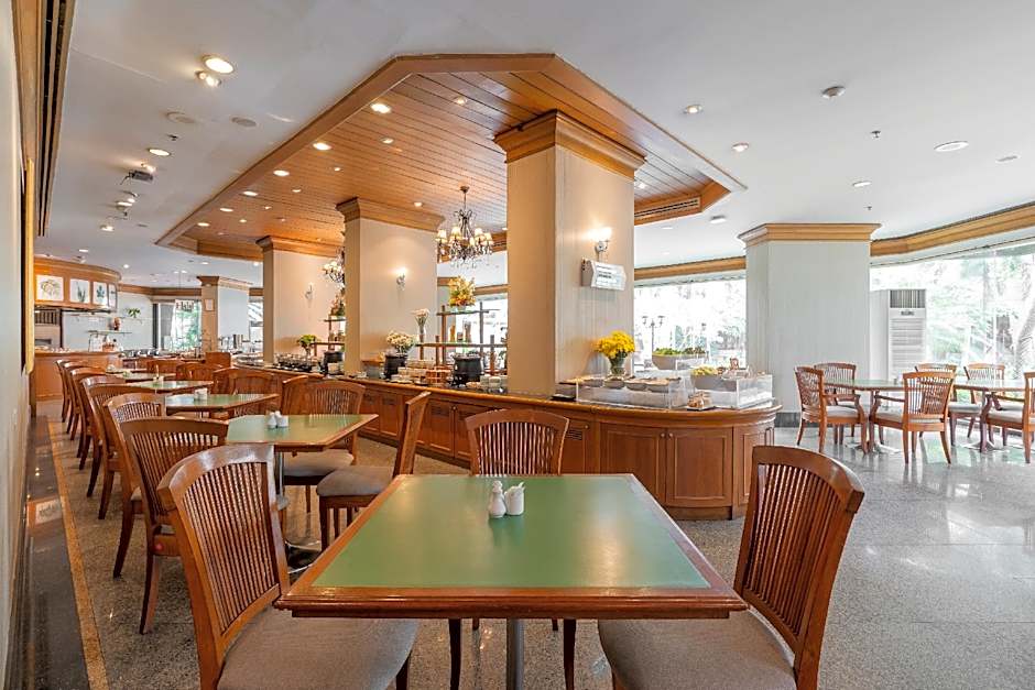 Grand Diamond Suites Hotel (SHA Plus)