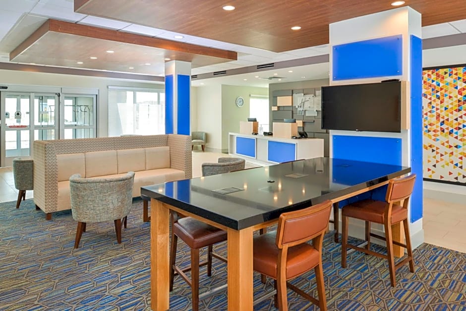 Holiday Inn Express & Suites - Chadron By IHG