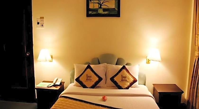 Royal Hotel