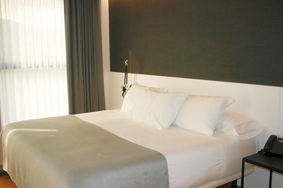 Photo 1 of 11 of 1 Double Bed or 2 Beds, Sea View
