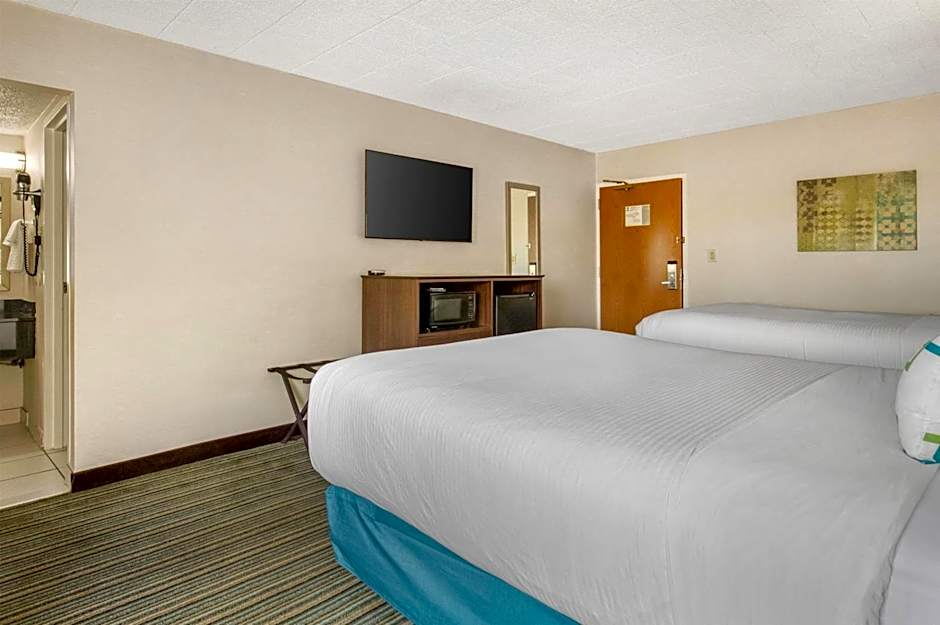 Best Western Woodhaven Inn
