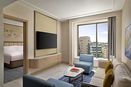 Deluxe One-Bedroom King Suite - Club Signia