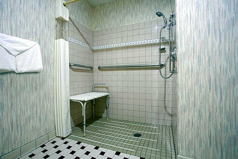 La Quinta Inn & Suites by Wyndham Roanoke Salem