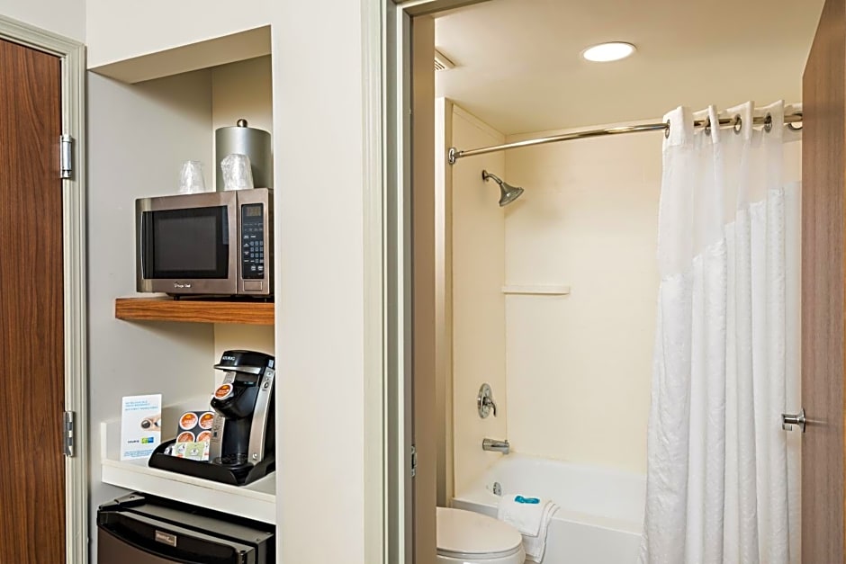 Holiday Inn Express Peoria North - Glendale, an IHG Hotel