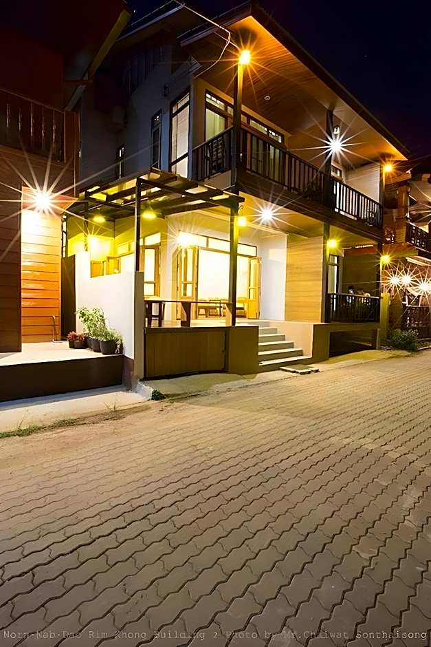 Norn Nab Dao Rimkhong Hotel